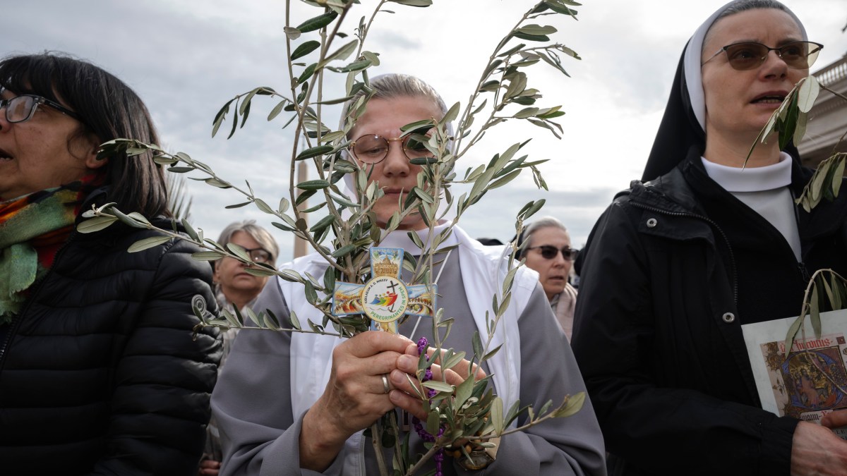 Nun-VATICAN-JUBILEE2025-PALM-SUNDAY