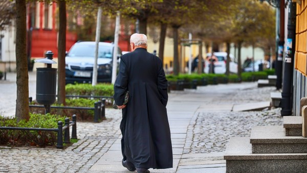 Corner Item Image - Padre tira férias? 