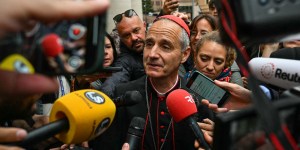 Entre rumores verdadeiros e falsos, Roma ferve de emoção a poucas horas do Conclave