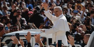 [🔴 LIVE] 200 mil na missa de inauguração do Pontificado de Leão XIV