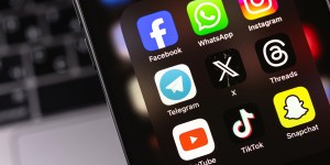 Proibição de redes sociais para menores: a aceleração global