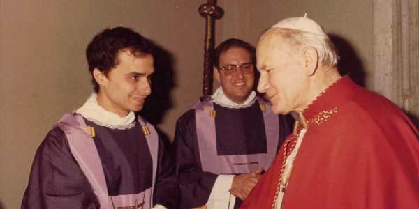 Aniversário de Papa Leão XIV: A extraordinária jornada de um Papa americano