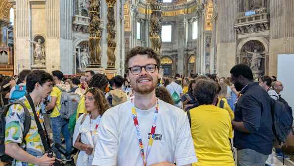 Corner Item Image - YouTuber quer convidar o Papa para uma jornada apostólica na internet