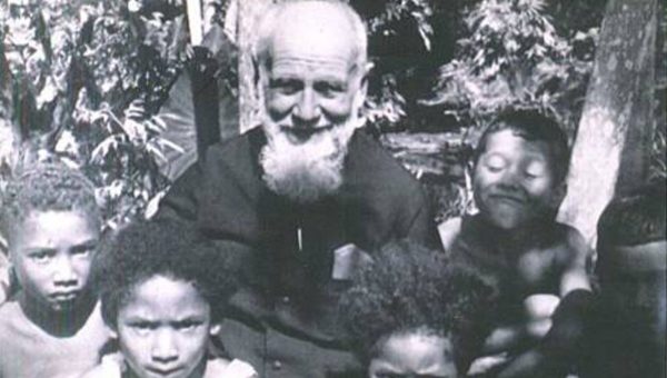 Um missionário entre dois mundos