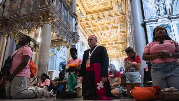 french-pilgrims-holy-door-st.-john-lateran-jubilee-youth-rome-2025