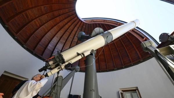 Papa Leão XIV visita observatório do Vaticano