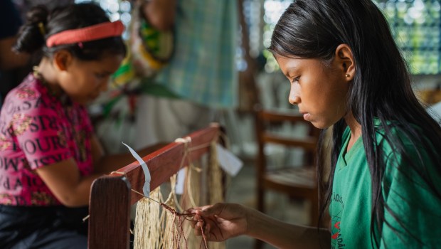 Casa-Ines-Penha-cours-de-tissage-de-fibre-de-tukum