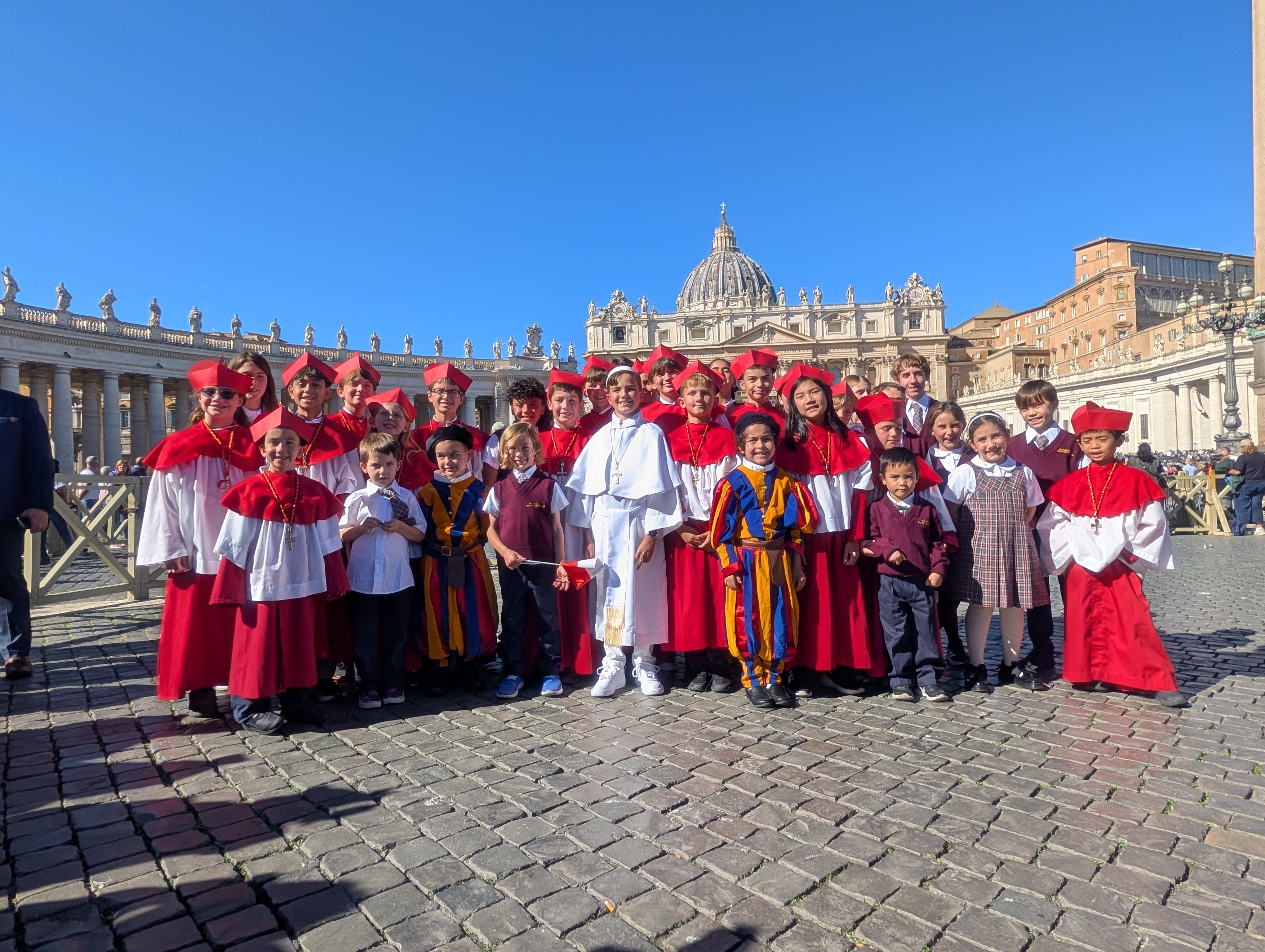 {"rendered":"[Slide] Veja estas crian\u00e7as fantasiadas de cardeais no Vaticano"}