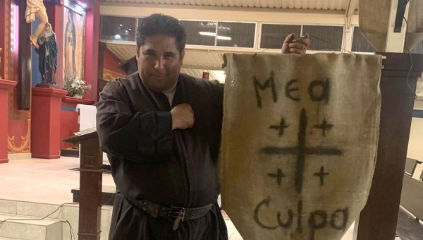 Corner Item Image - “Eu, padre, decidi sair do armário”