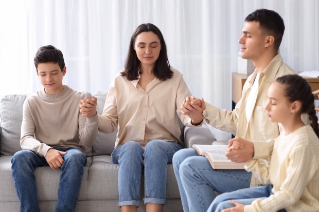 orando - familia