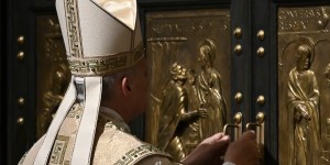 Leão XIV encerra o Jubileu e convida os fiéis a levar a esperança