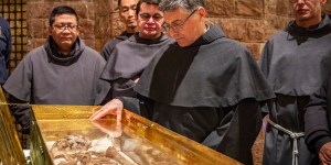 [FOTOS] São Francisco: o corpo exposto pela primeira vez em Assis, 800 anos após a morte