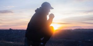 Fé é confiar em Deus mesmo quando o céu faz silêncio