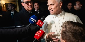 O ódio no mundo está aumentando constantemente, lamenta o Papa
