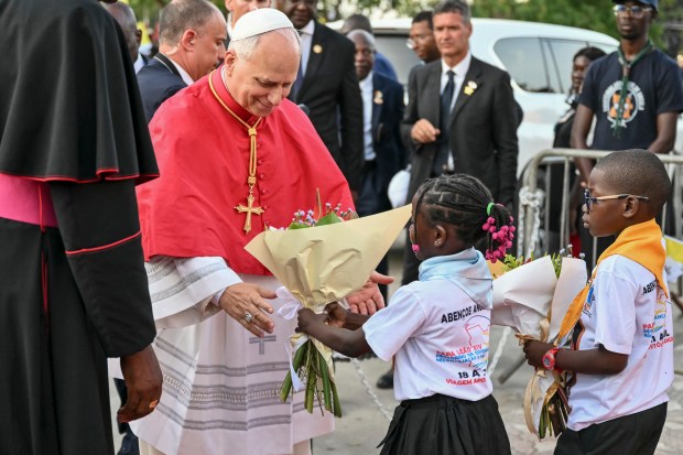 pope-leo-xiv-lady-fatima-luanda-africa