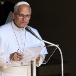 Leão XIV volta ao Vaticano e nos convida a “aprender a valorizar o que importa”