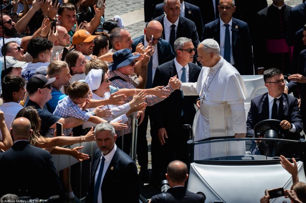 pope-leo-xiv-angelus-castel-gandolfo