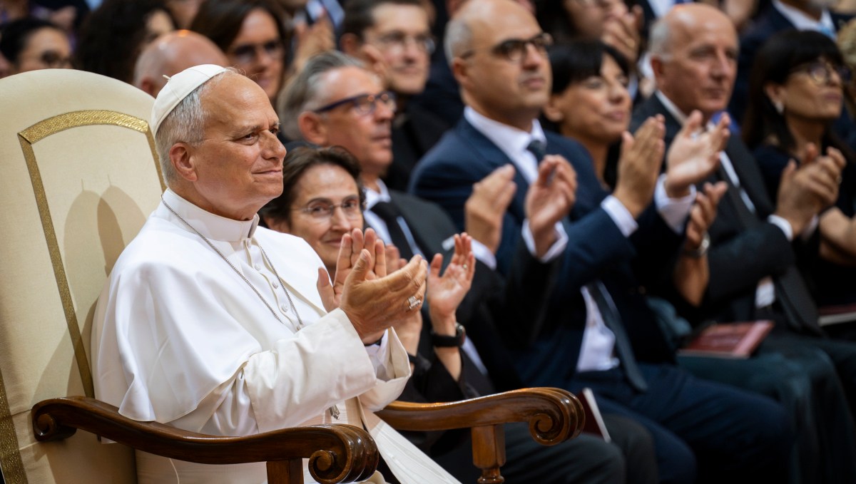 AMCGCJ1826pope-leo-xiv-concert-apostolic-palace-summer-papal-residence-castel-gandolfo