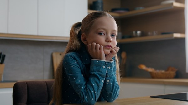 niña-presión-triste